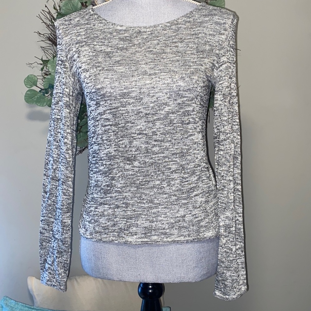 H&M DIVIDED Open back with Criss cross long sleeve grey space dye small